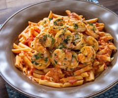 Penne à la Vodka w/ spinach, broccoli and shrimp 