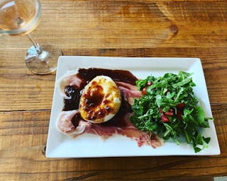 Burrata & Figs Salad