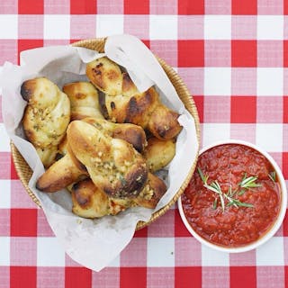 Garlic Knots with Sauce