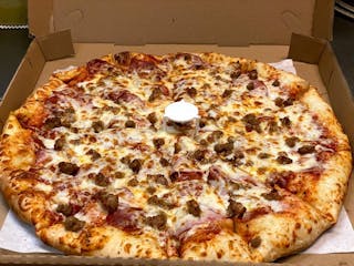Classic Leonardo Pizza