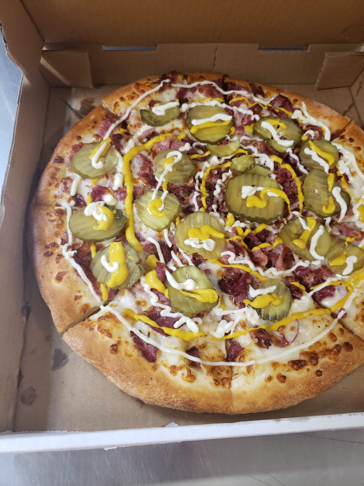 SUPER BEAVER ベースボール 白 pizza of death L Enormous 2-Foot-Long 'Super Slice' Is a Pizza Lover's Dream