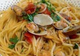 Spaghetti Clams & Mushroom in White Wine-Evoo Sauce