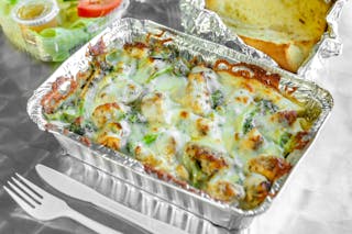 Pasta with Steak Tip, Broccoli Alfredo & Cheese