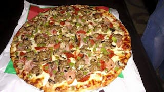 Deluxe Pizza
