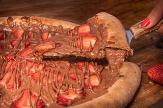 Nutella Strawberry Pizza