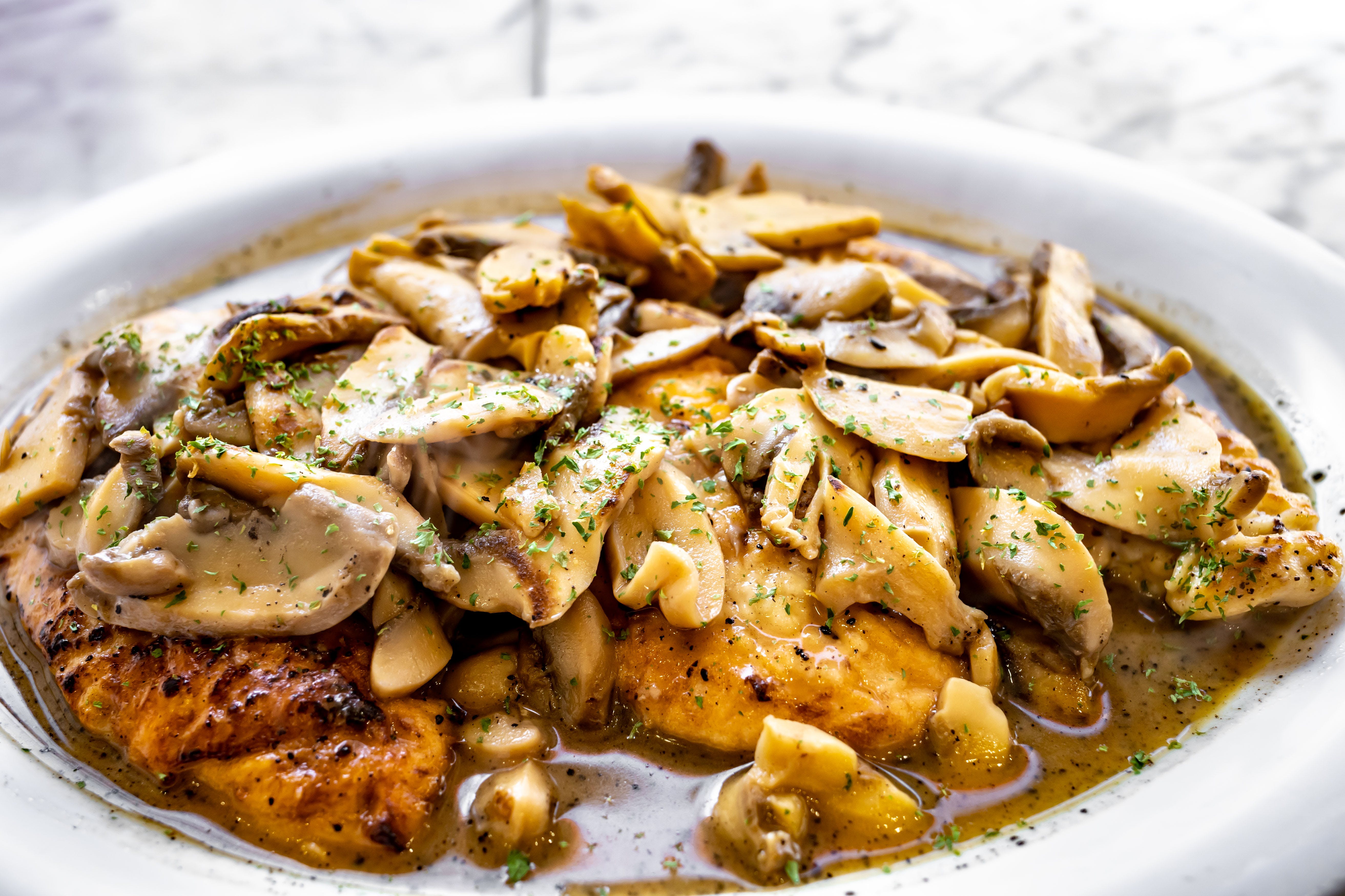 Susano's Pizza Restaurant - Ridgewood, NY - 679 Seneca Avenue - Hours,  Menu, Order, image size:5250x3500