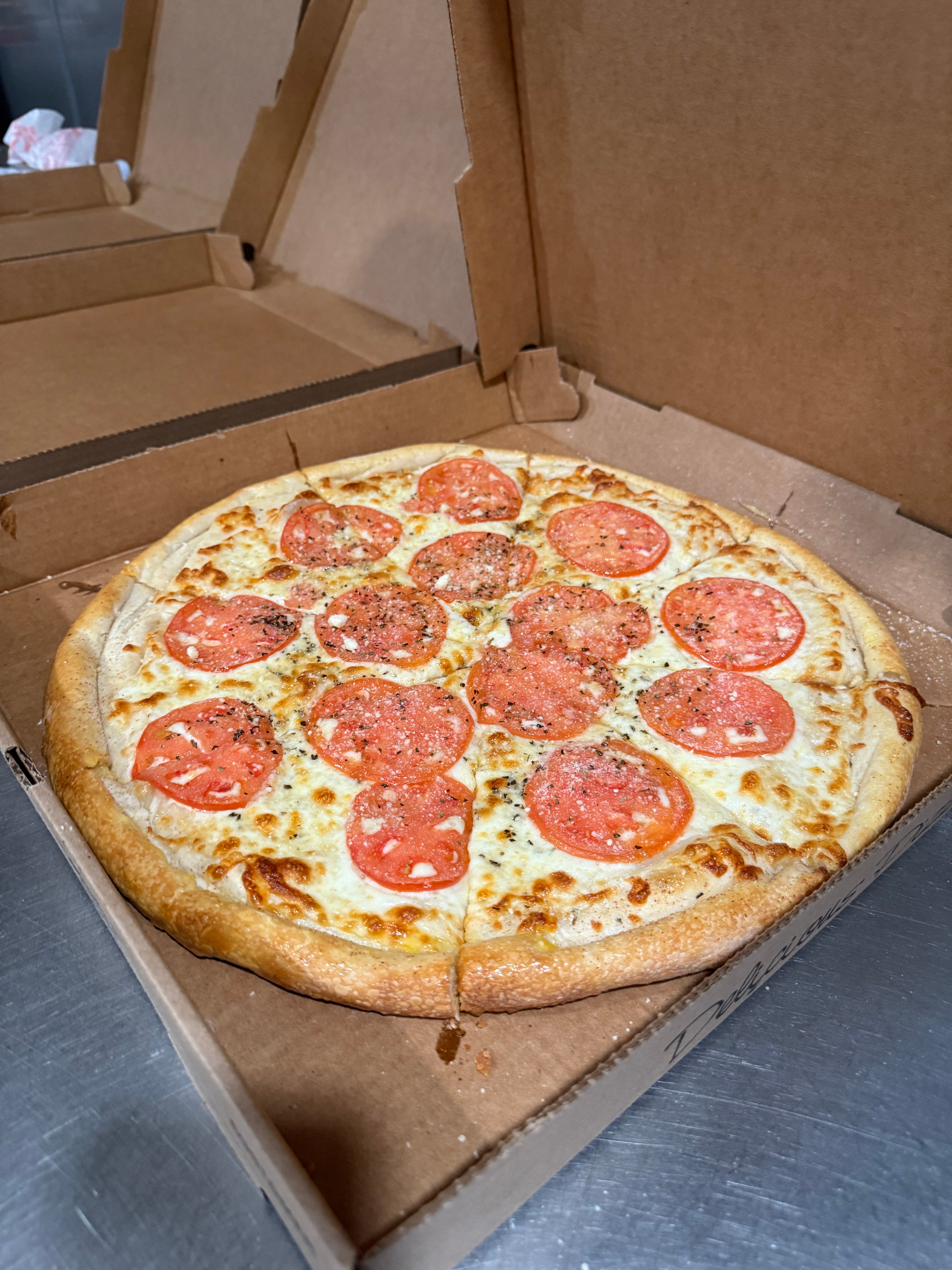 Fresh Tomato White Pizza