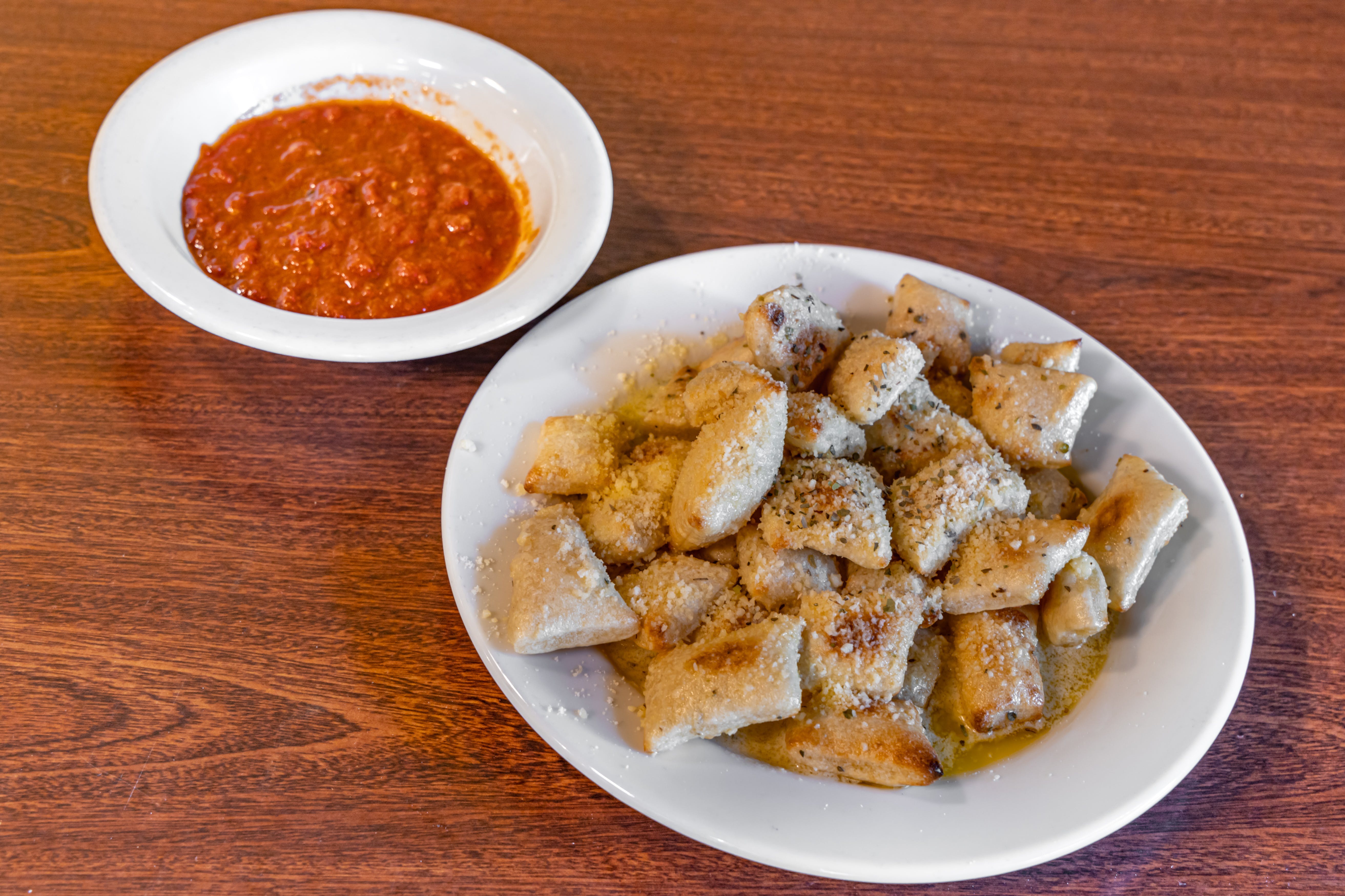 Garlic Knots with Fratello's Sauce