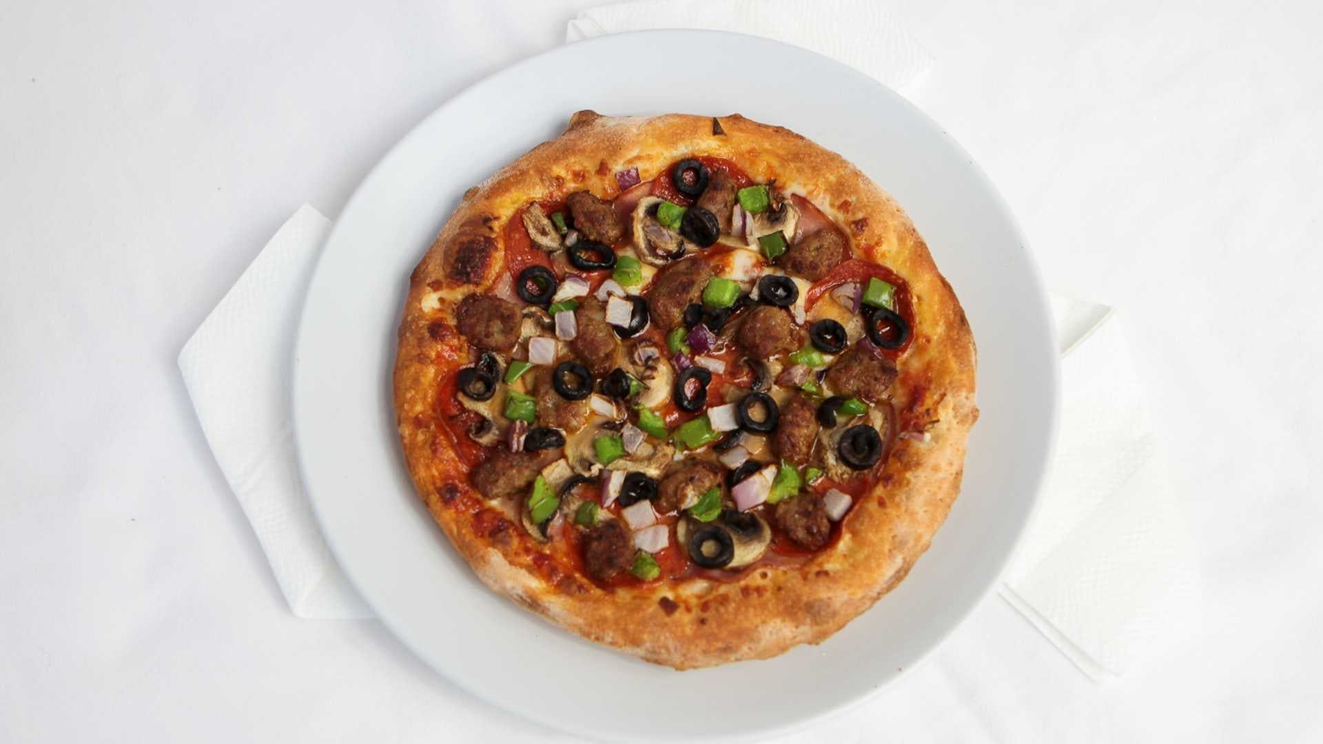 Deluxe Pizza