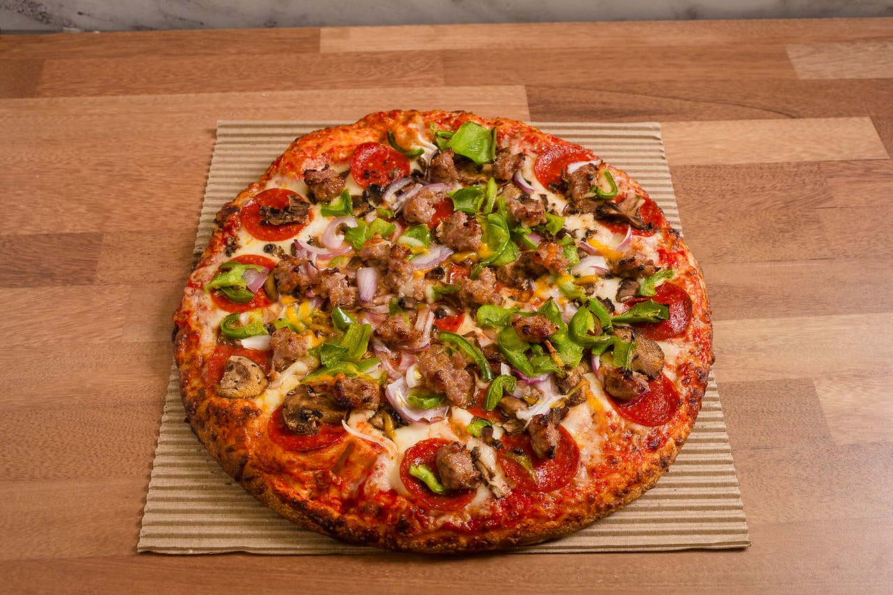 Deluxe Pizza