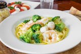 Seafood Alfredo with Shrimp, Scallops & Broccoli
