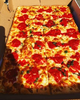 Mariella Grandma's Pizza