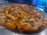 Hot Hawaiian chicken Round pizza