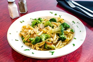 Cavatelli with Broccoli, Garlic & Oil