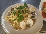 Spaghetti White Garlic Wine Clam Sauce