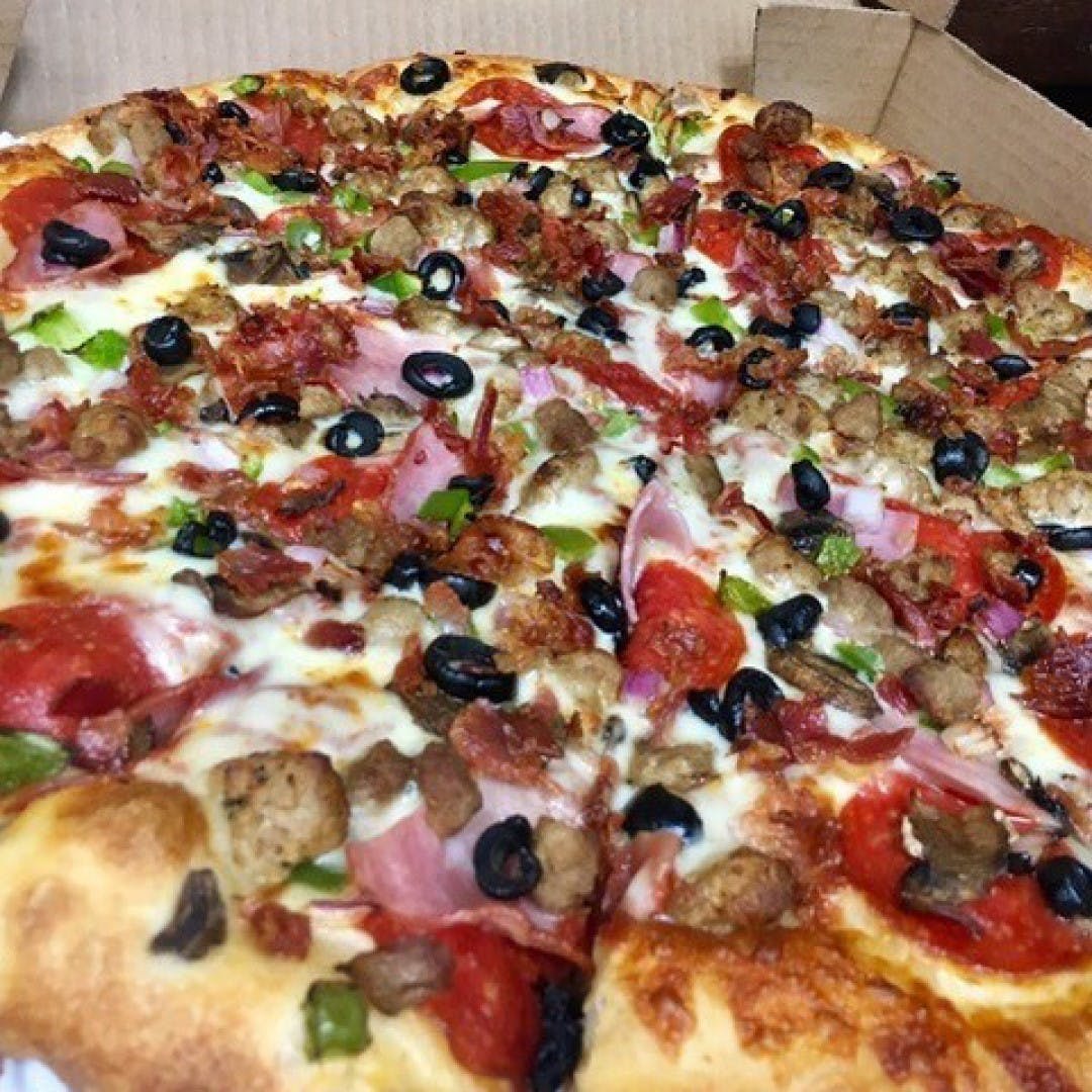 Deluxe Pizza