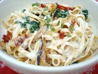 Fettuccine Alfredo