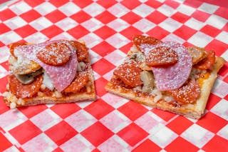 Deluxe Pizza