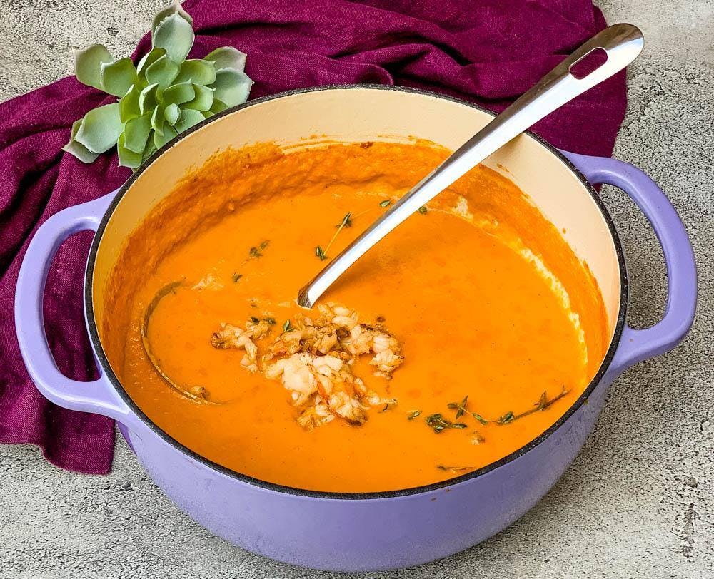 Order Homemade Soup of the Day - Soups food online from Grandes Bella Cucina store, Palm Beach Gardens on bringmethat.com