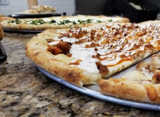 Buffalo Chicken Round Pizza