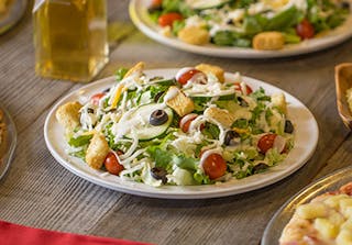 Family Size Salad To Go