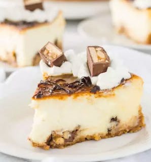 Snickers Cheesecake