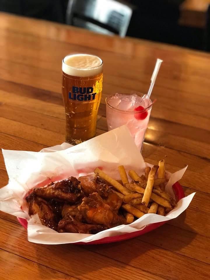 Chicken Wings & French Fries