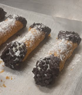 Chocolate Chip Cannoli