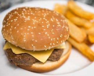 Classic Cheeseburger