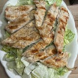 Cesar salad with grilled chicken