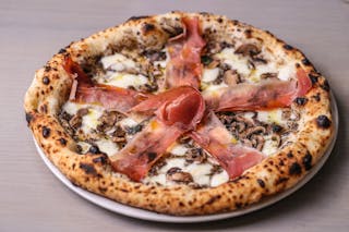 Tartufata Pizza