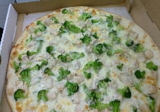 Chicken & Broccoli Pizza