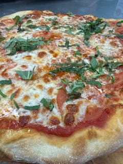 Tomato, Garlic & Fresh Basil Pizza