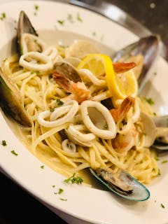 Aldo & Manny Seafood Pescatore Pasta