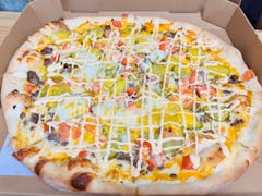 Ultimate Cheeseburger Pizza