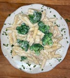 Pasta with Alfredo & Broccoli 