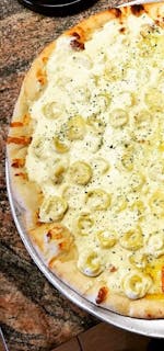 Tortellini Alfredo Pizza