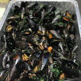 Steamed Mussels with Red Sauce