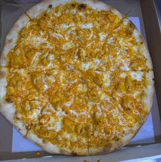 Buffalo Grilled Chicken Pizza