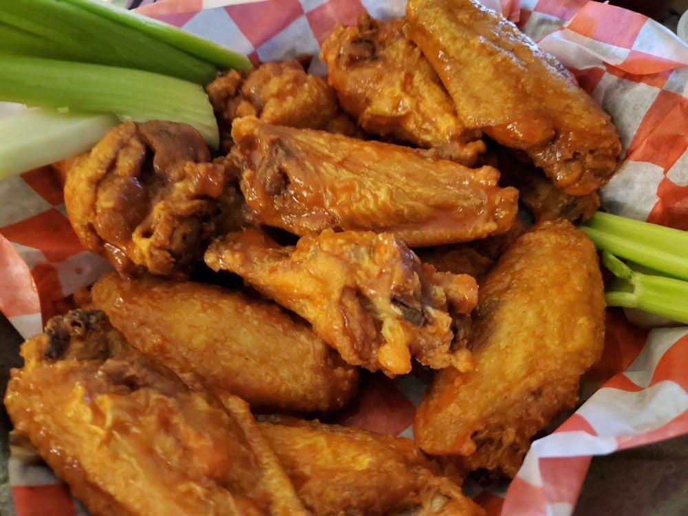 #3 6 Pieces of Buffalo Wings with Fries Lunch