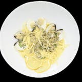 Linguini with clams sauce