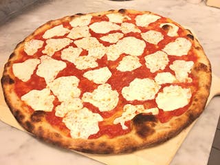 Fresh Mozzarella Pizza