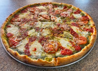 Tomato Pesto Pizza