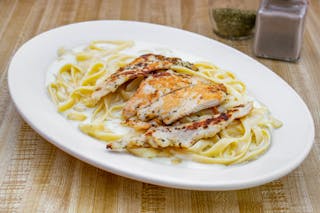 Fettuccine Alfredo Sauce with Grilled Chicken