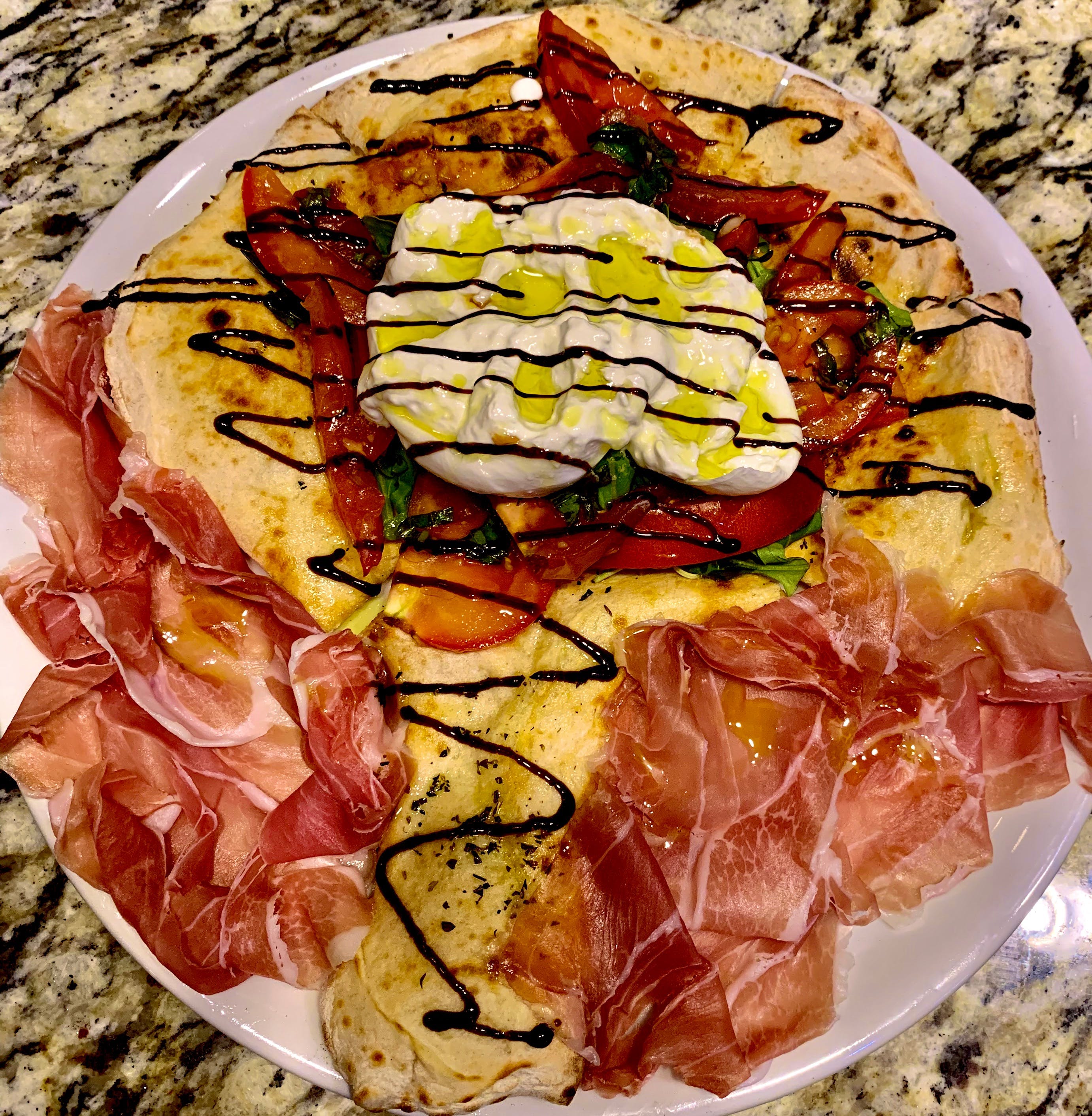 Prosciutto e Burrata Pizza