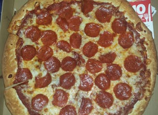 Deluxe Pepperoni Pizza