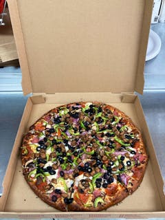 Deluxe Pizza