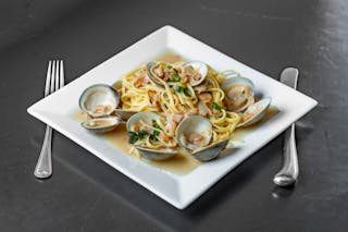 Pasta with White Clam Sauce