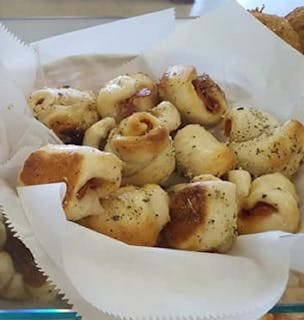 Garlic Knots(8)