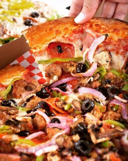 Deluxe Pizza